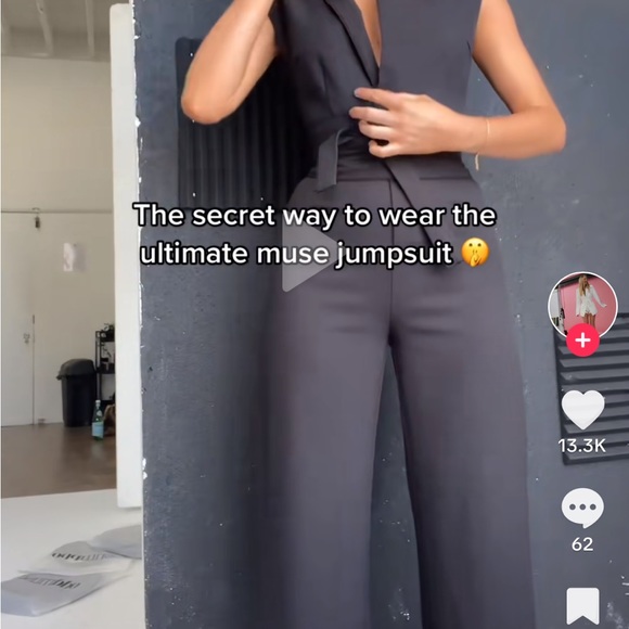 Jumper - as seen on TikTok. Size XL. - Picture 2 of 6